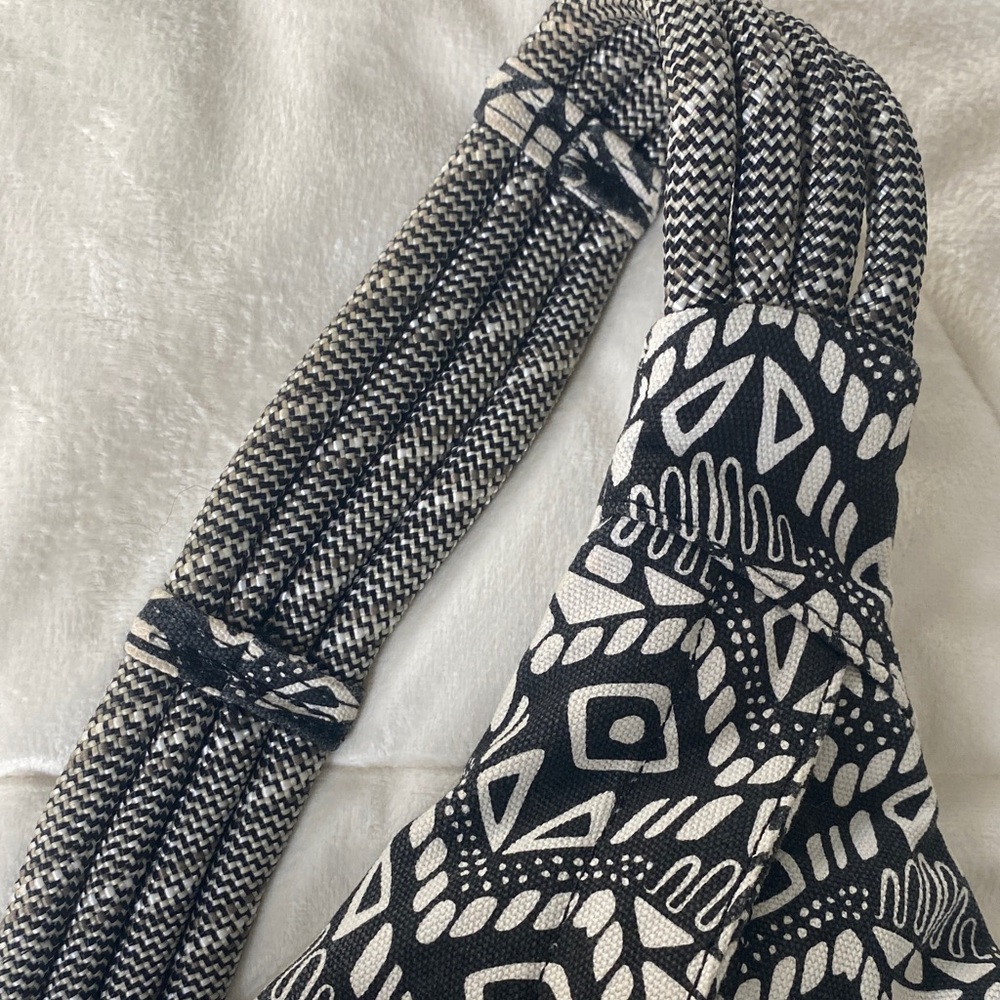 Kavu Black and White Geometric Patterned Rope Sling Bag - Picture 11 of 12